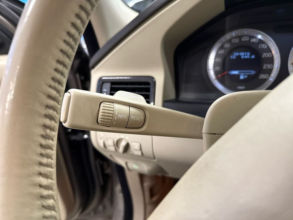 Volvo XC70 2008 Harmaa