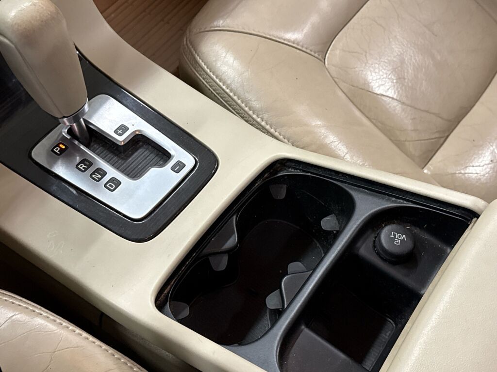 Volvo XC70 2008 Harmaa