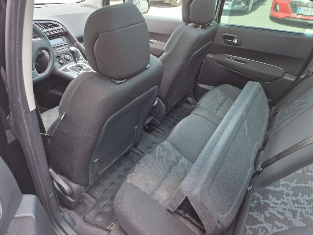 Peugeot 3008 2011 Musta