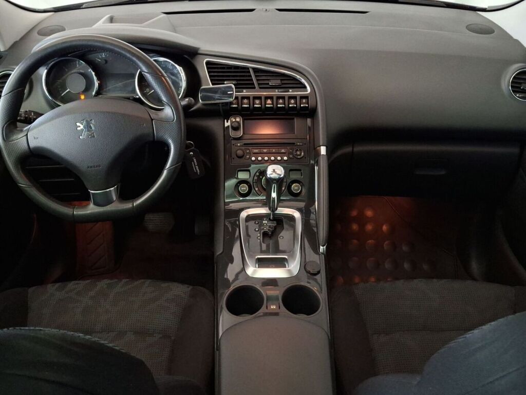 Peugeot 3008 2011 Musta