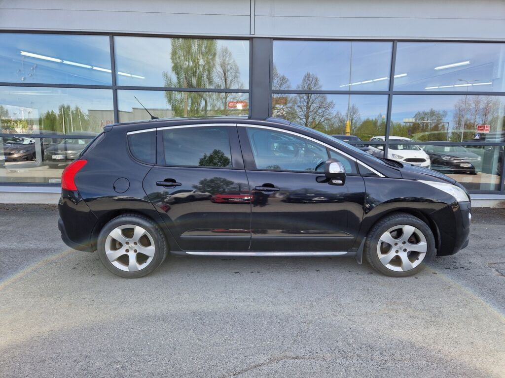 Peugeot 3008 2011 Musta