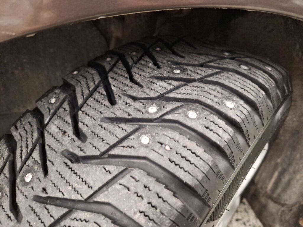 Volkswagen Golf 2011 Ruskea (beige)