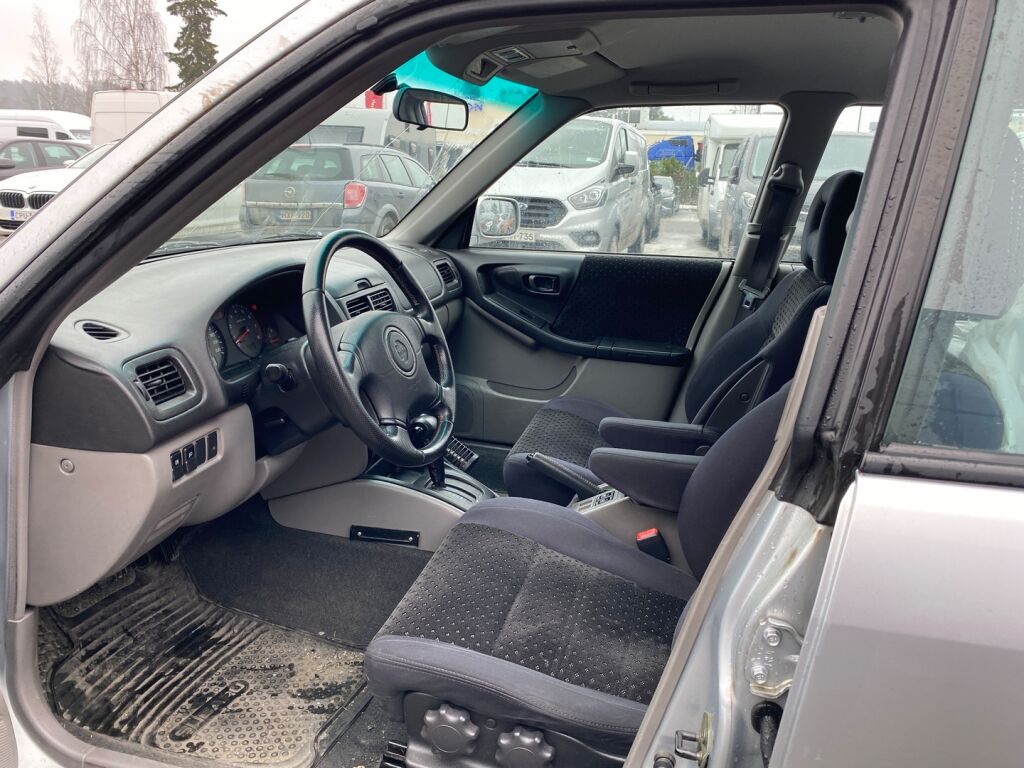 Subaru Forester 2002 Harmaa