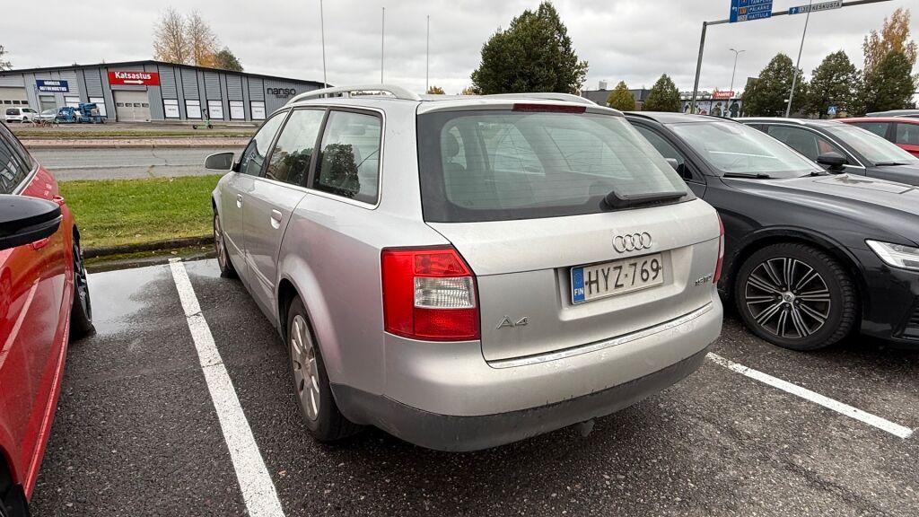 Audi A4 2001 Harmaa