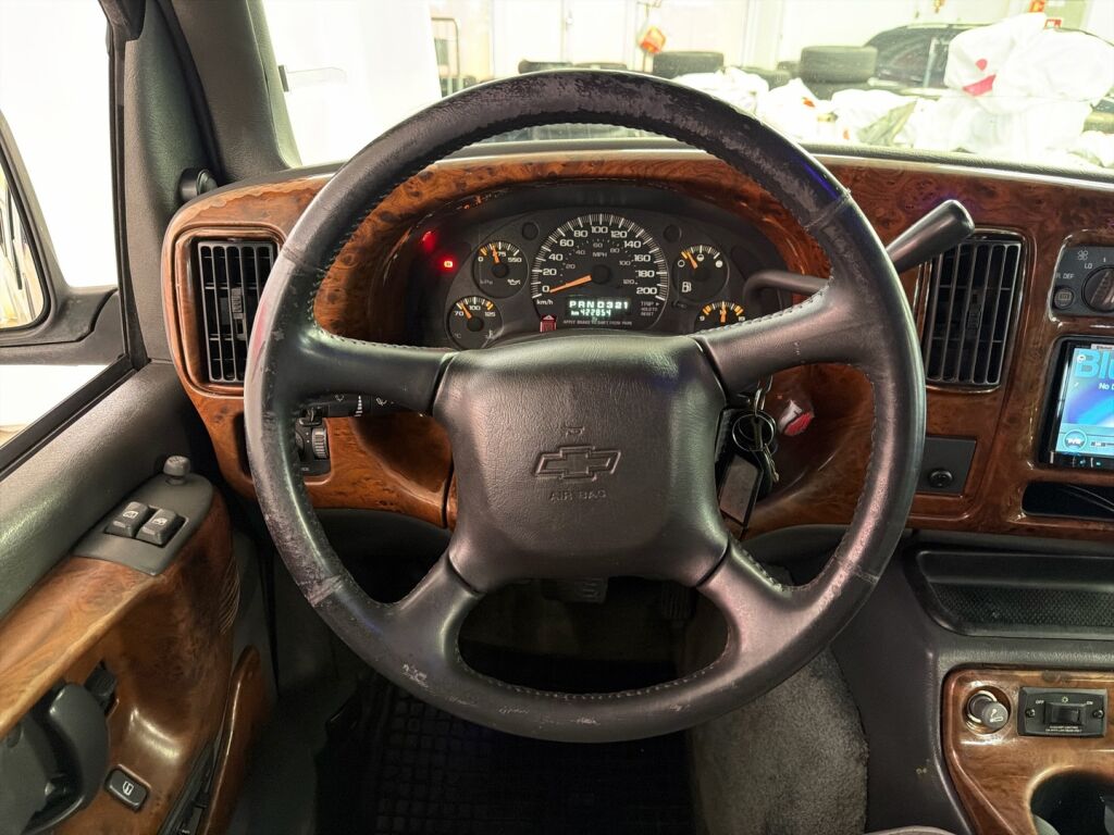 Chevrolet Chevy Van 2002 