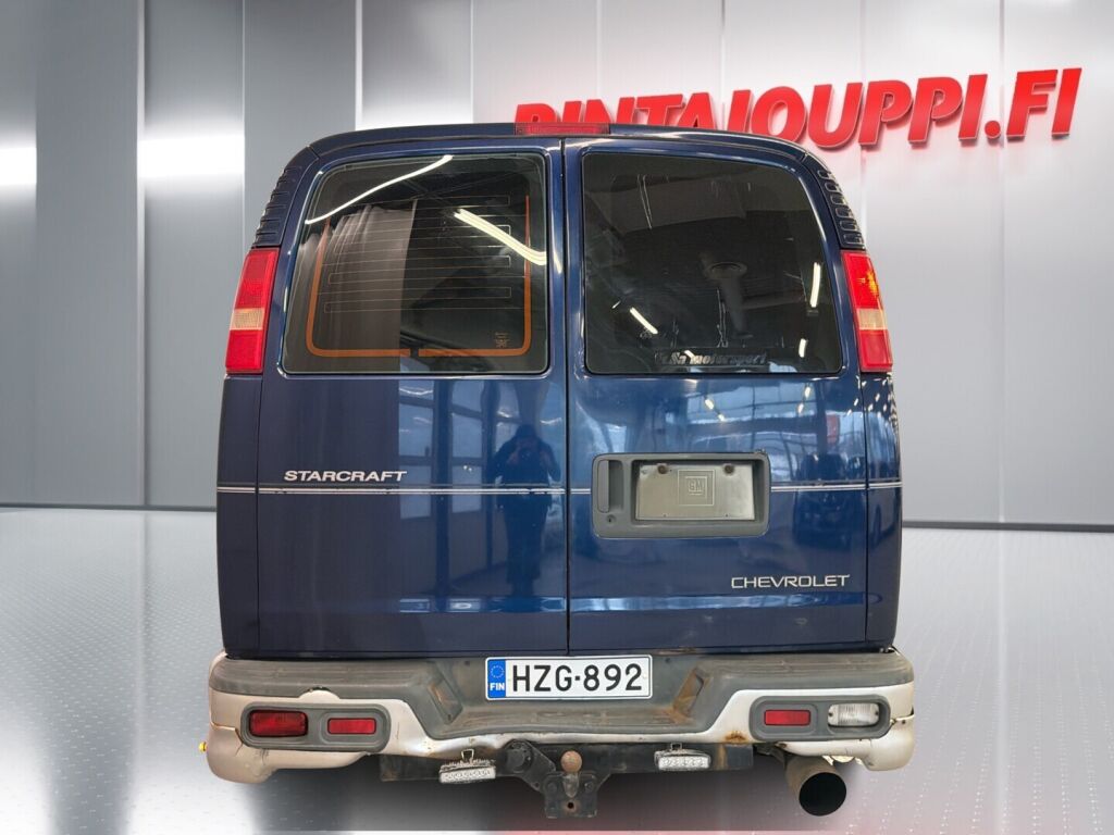 Chevrolet Chevy Van 2002 