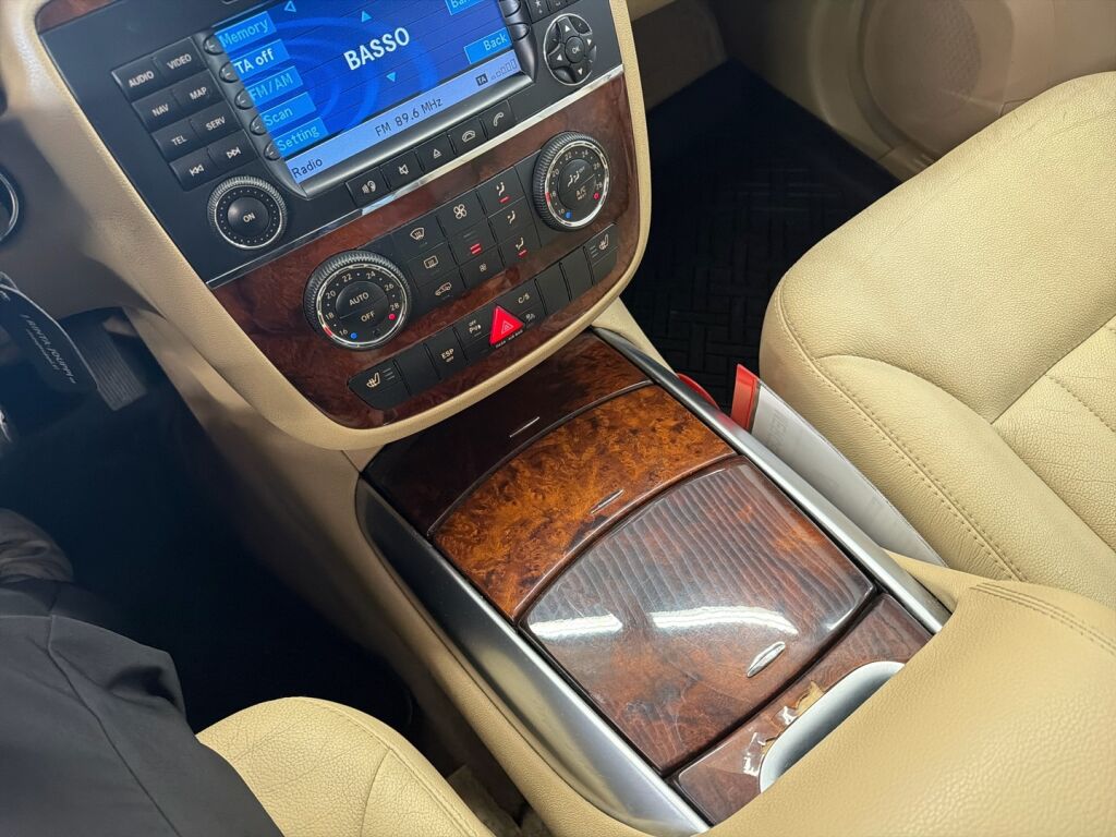 Mercedes-Benz R 2006 Harmaa