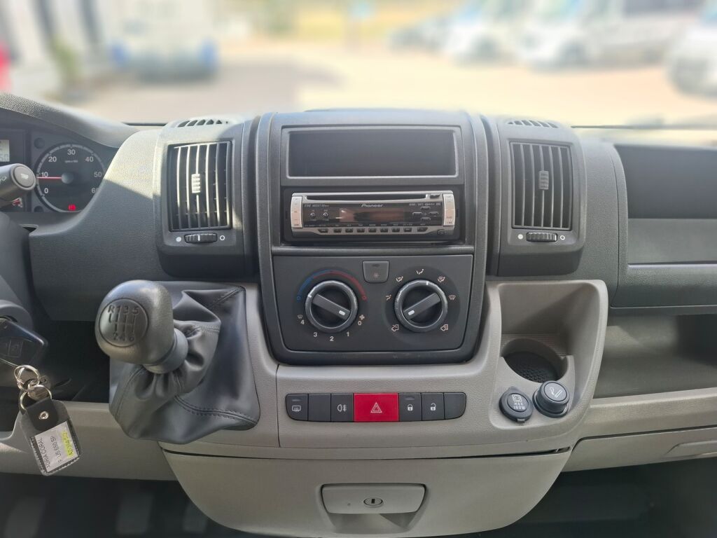 Adria Coral Plus 650 SP 2007 Valkoinen