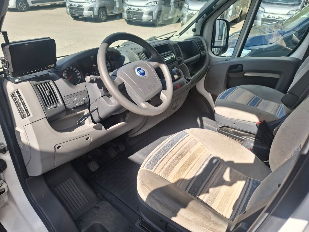 Adria Coral Plus 650 SP 2007 Valkoinen
