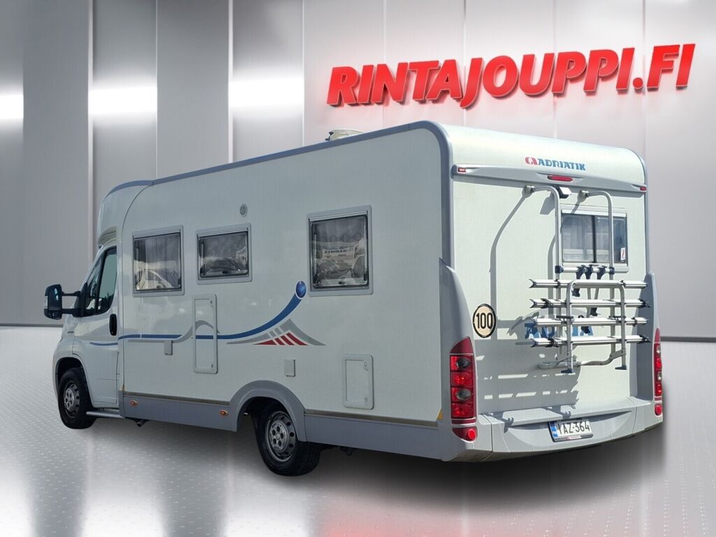 Adria Coral Plus 650 SP 2007 Valkoinen