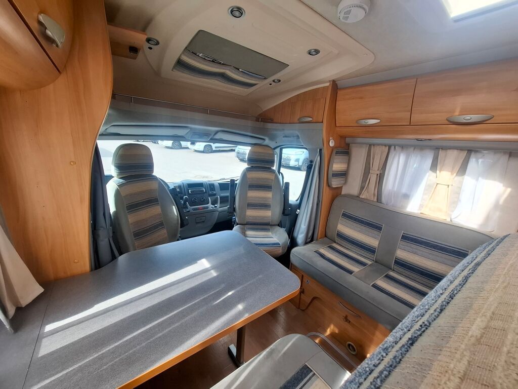 Adria Coral Plus 650 SP 2007 Valkoinen