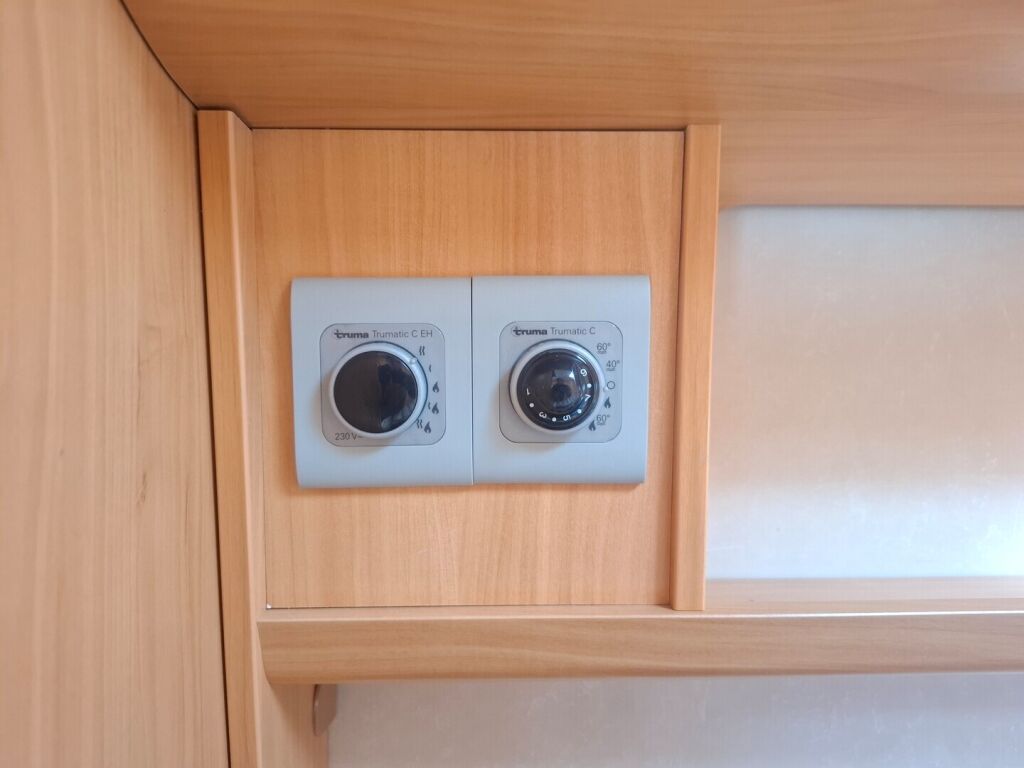 Adria Coral Plus 650 SP 2007 Valkoinen