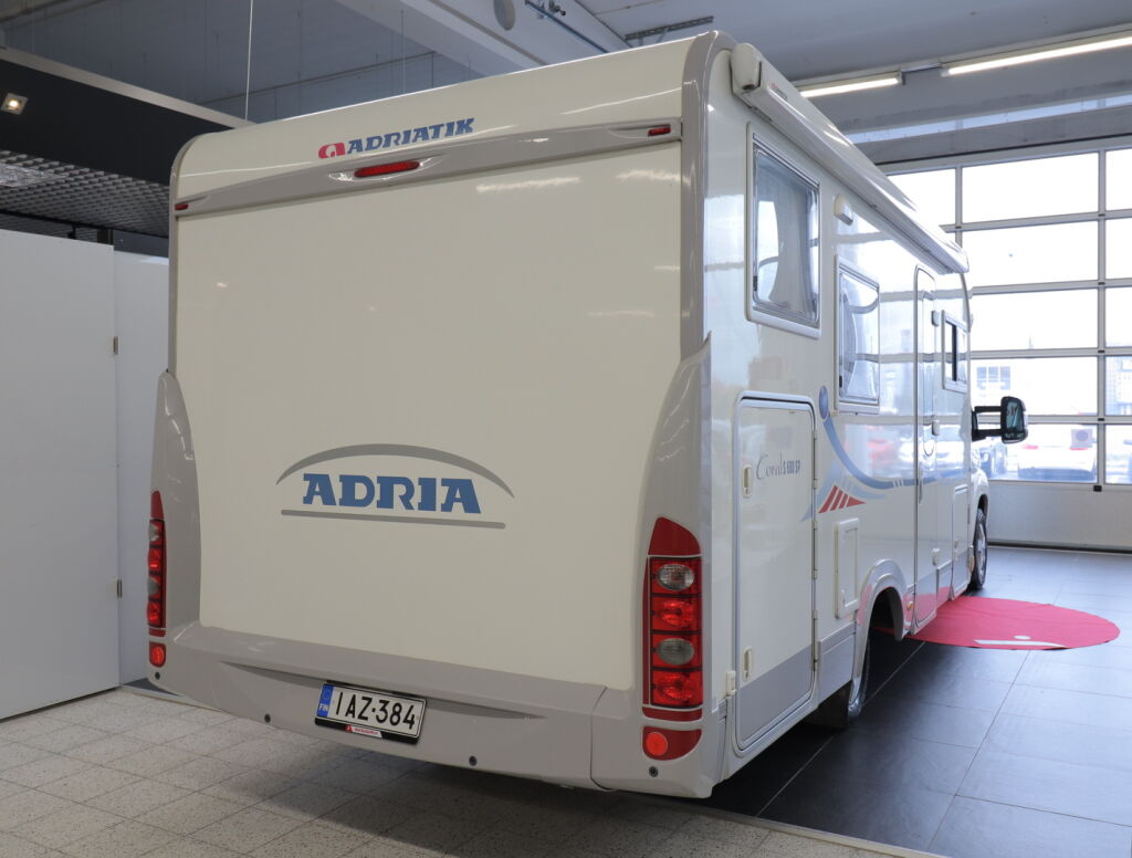 Adria M 680 SP 2007 Valkoinen