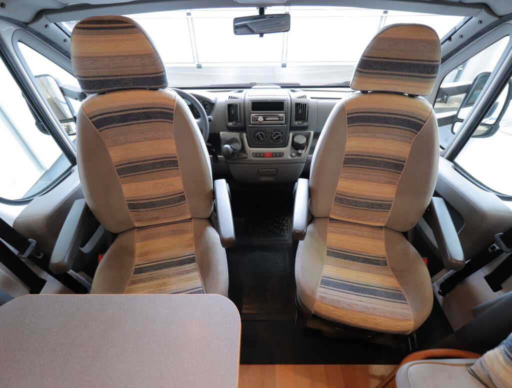 Adria M 680 SP 2007 Valkoinen