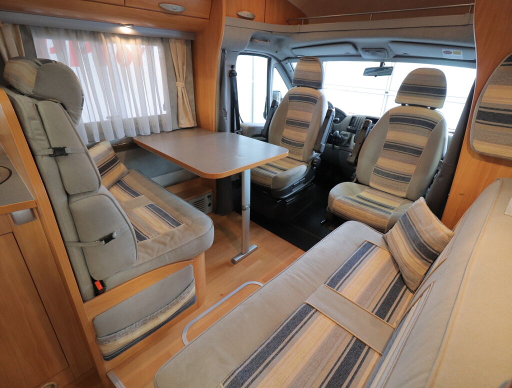 Adria M 680 SP 2007 Valkoinen