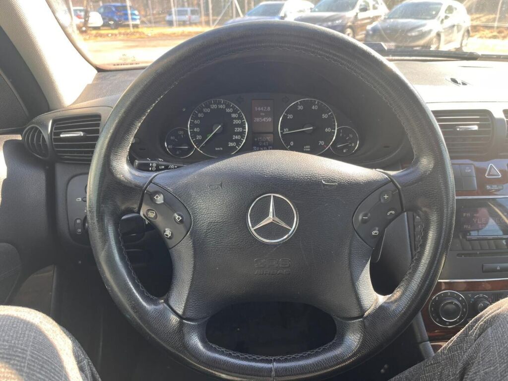 Mercedes-Benz C 2007 Harmaa