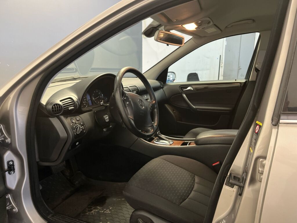 Mercedes-Benz C 2007 Harmaa