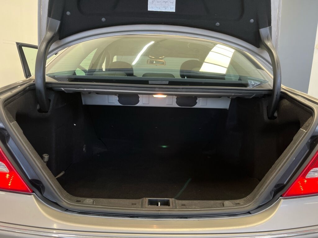 Mercedes-Benz C 2007 Harmaa