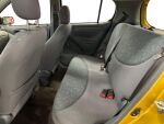 Toyota Yaris 2001 Keltainen