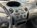 Toyota Yaris 2001 Keltainen