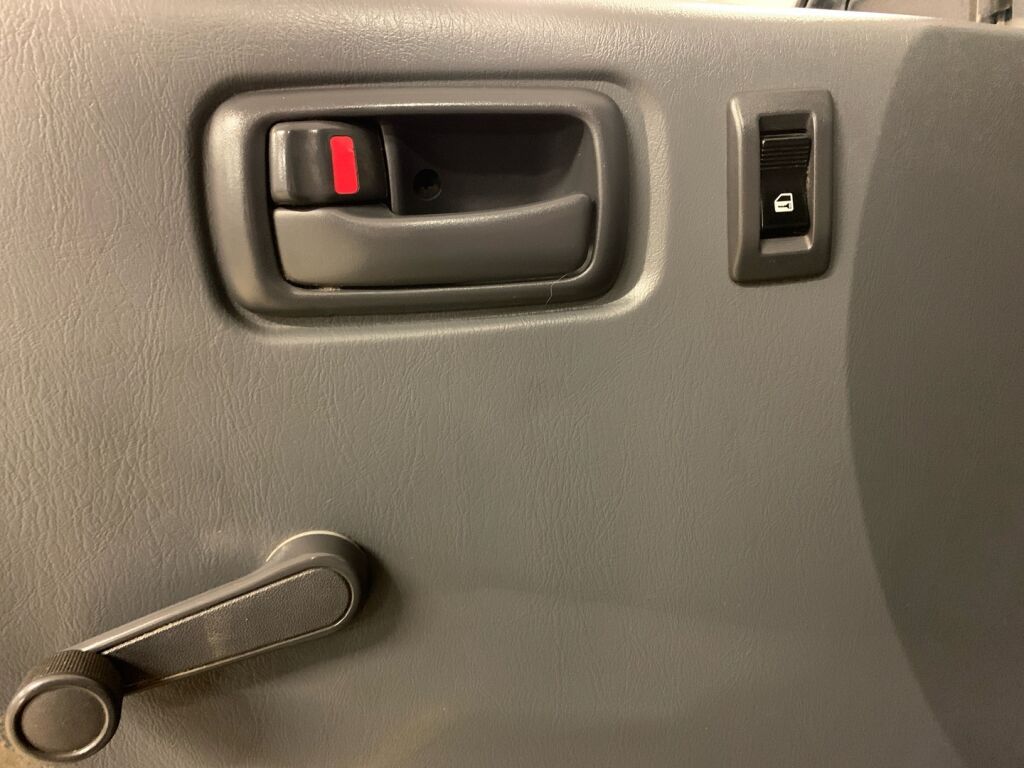 Toyota Hiace 2004 Sininen