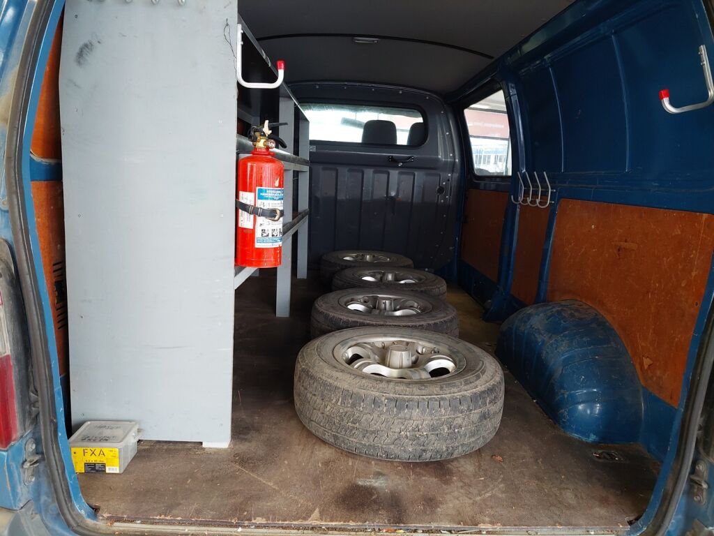 Toyota Hiace 2004 Sininen