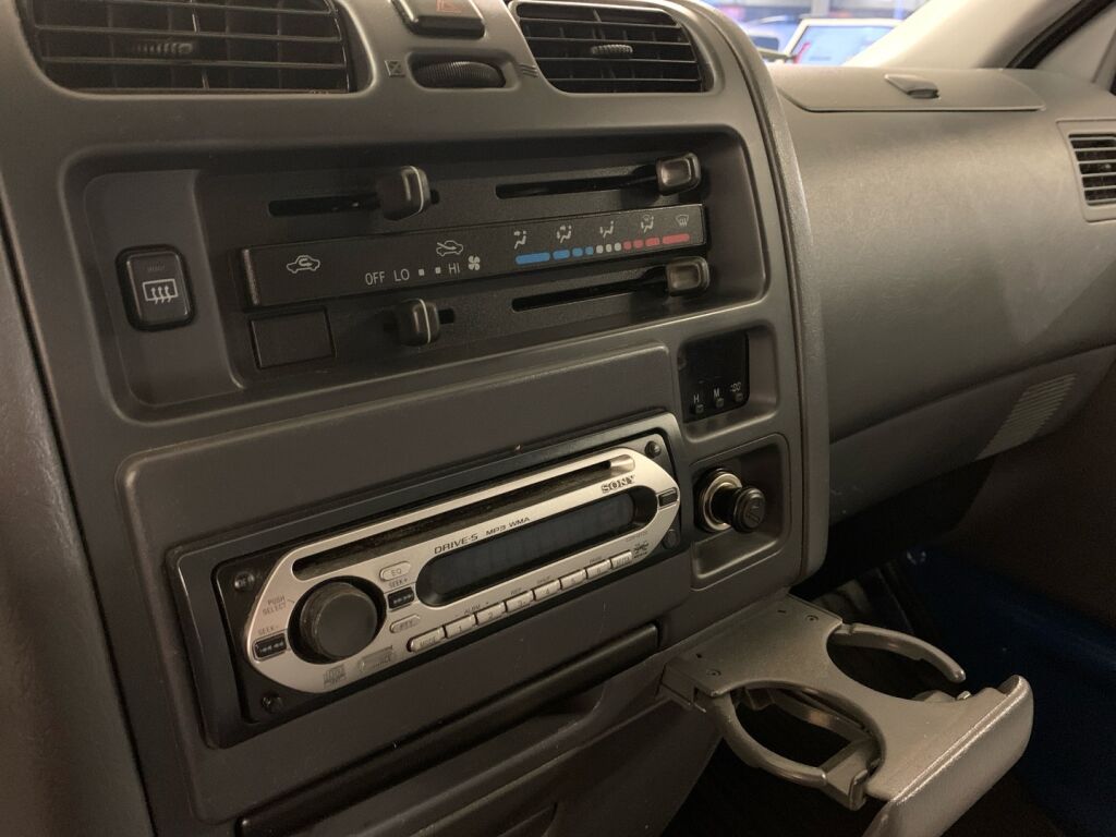 Toyota Hiace 2004 Sininen