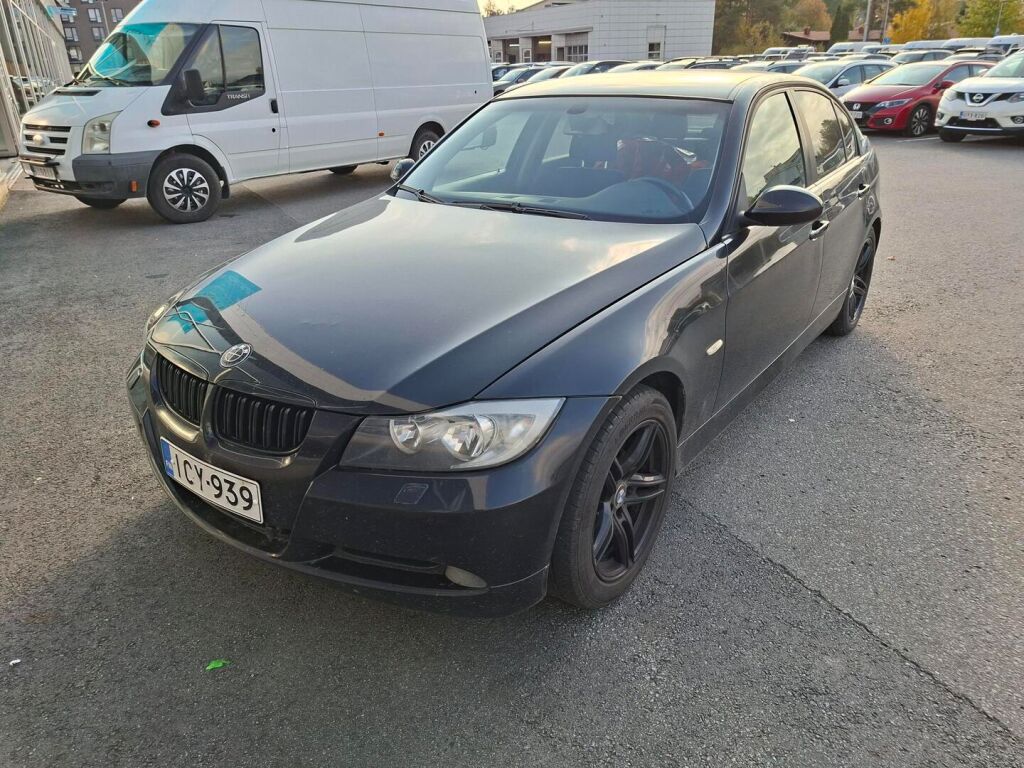 BMW 318 2006 Musta
