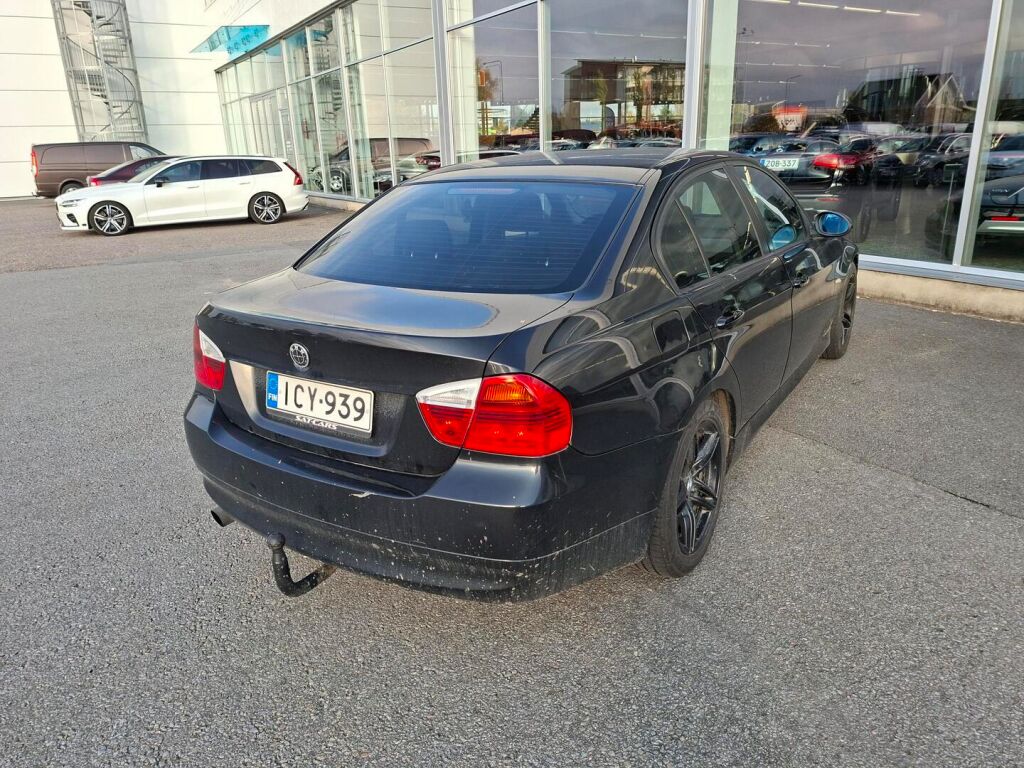 BMW 318 2006 Musta