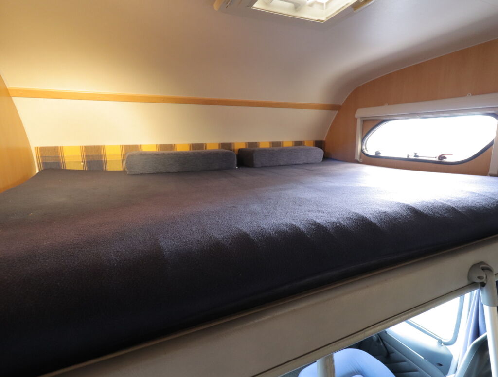 Dethleffs ADVANTAGE A5881 2005 Valkoinen