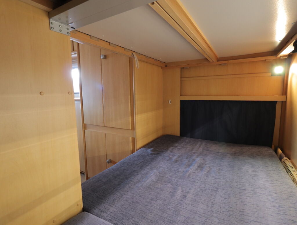 Dethleffs ADVANTAGE A5881 2005 Valkoinen