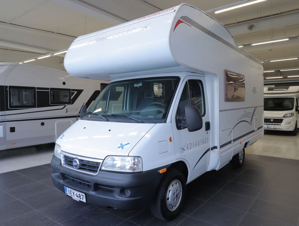 Dethleffs ADVANTAGE A5881 2005 Valkoinen