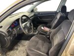 Volkswagen Passat Variant 2003 Ruskea (beige)