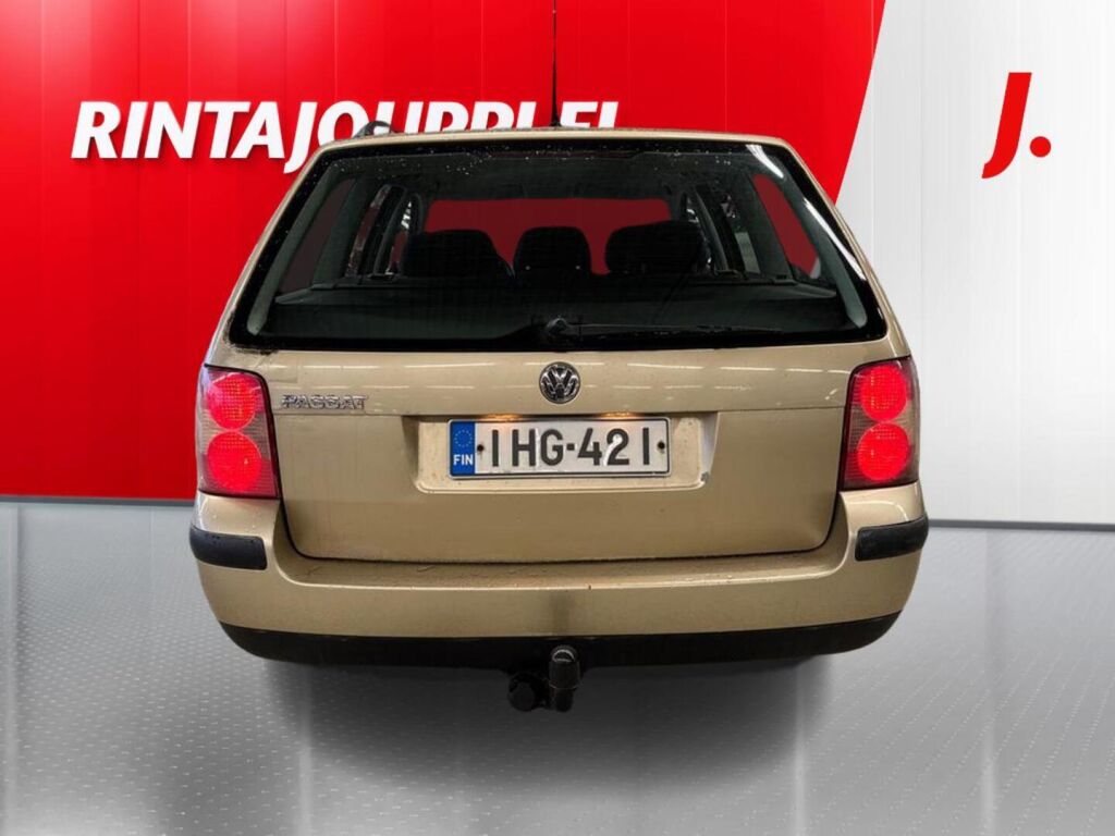 Volkswagen Passat Variant 2003 Ruskea (beige)