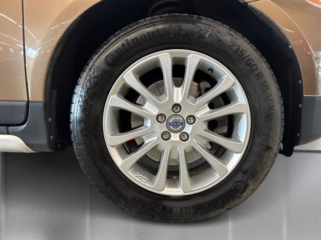 Volvo XC60 2009 Metallinhohto Ruskea (beige)