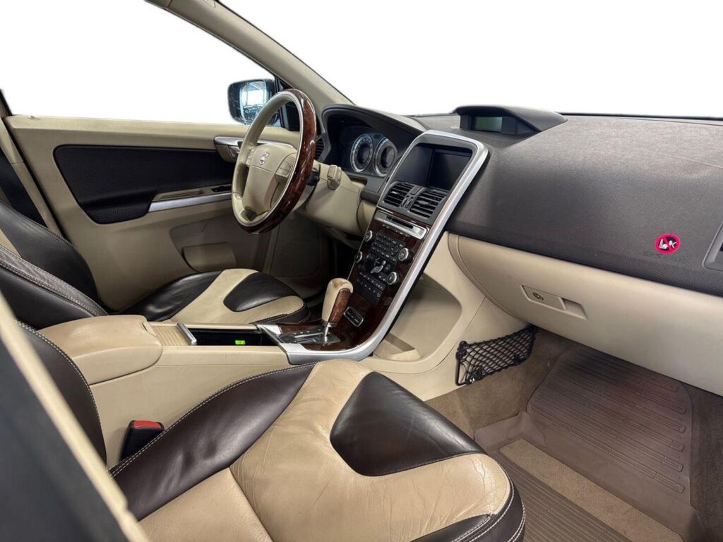 Volvo XC60 2009 Metallinhohto Ruskea (beige)
