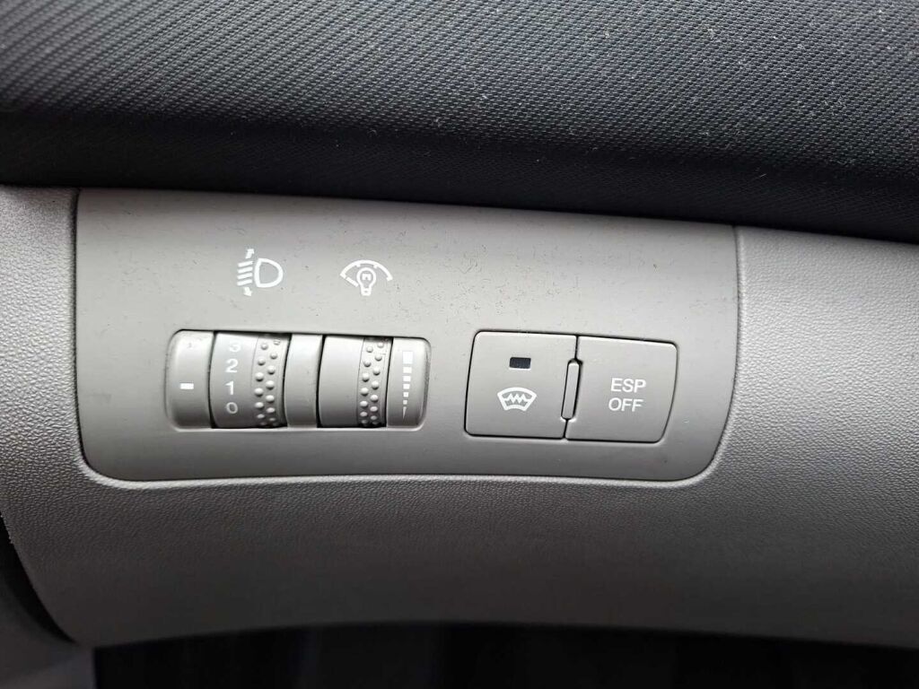 Kia Ceed 2009 Punainen