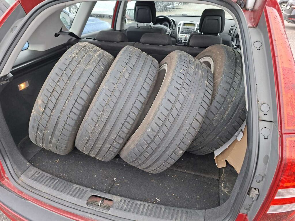 Kia Ceed 2009 Punainen