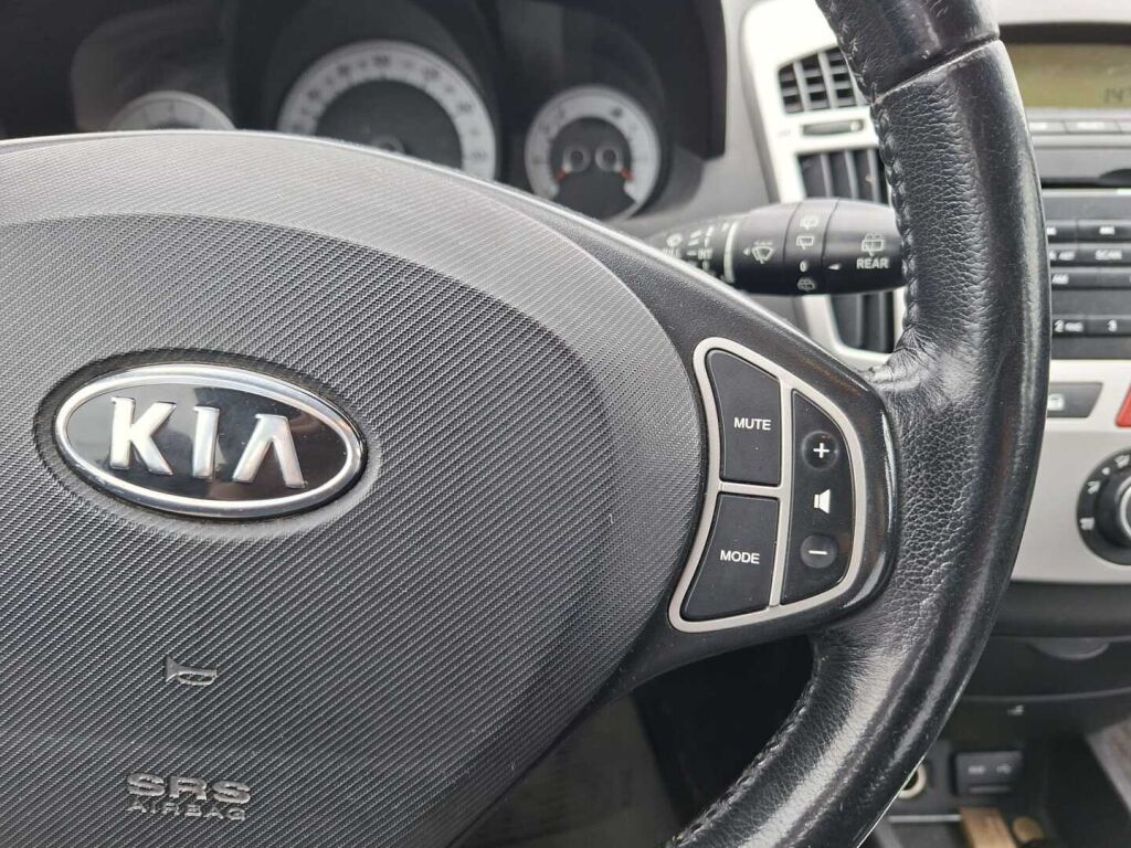 Kia Ceed 2009 Punainen