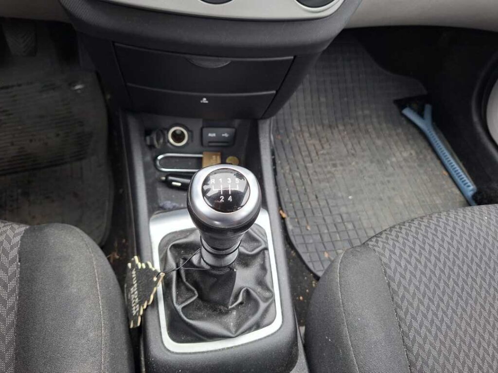 Kia Ceed 2009 Punainen