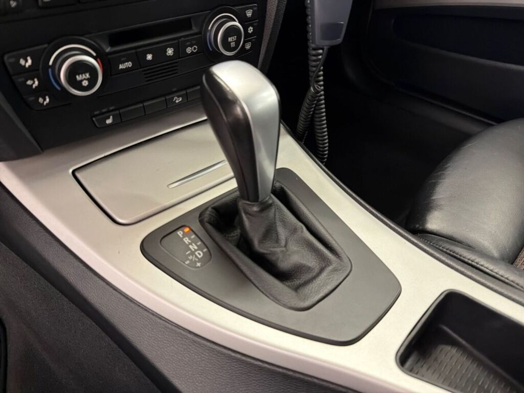 BMW 320 2009 Ruskea (beige)