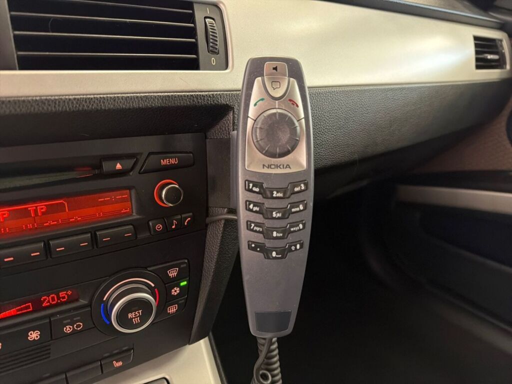 BMW 320 2009 Ruskea (beige)