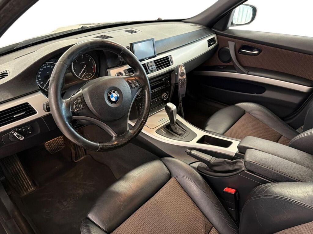 BMW 320 2009 Ruskea (beige)