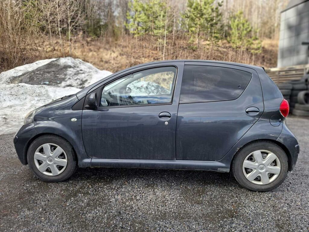 Toyota AYGO 2009 Harmaa