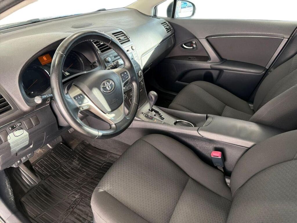 Toyota Avensis 2009 Vihreä