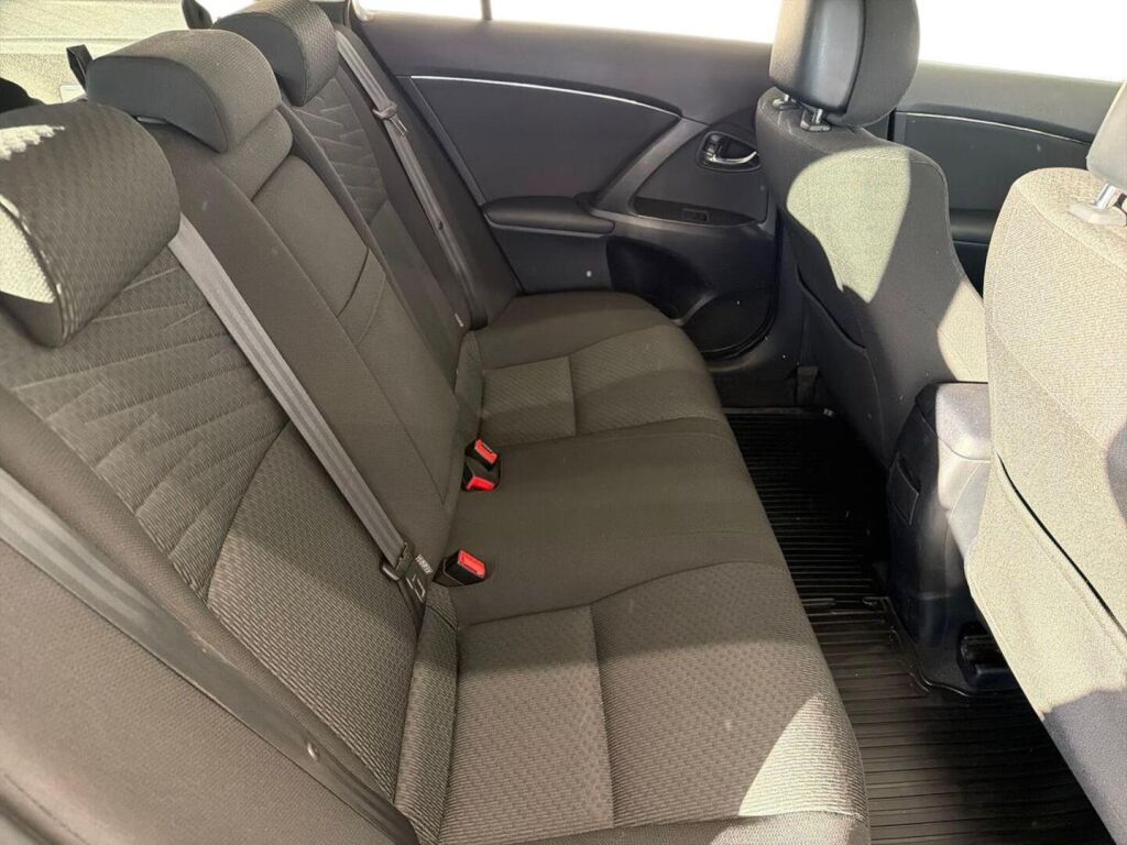 Toyota Avensis 2009 Vihreä