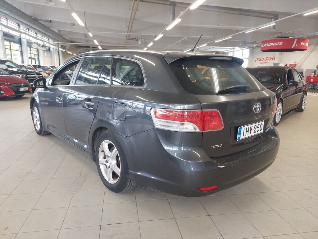 Toyota Avensis 2009 Harmaa