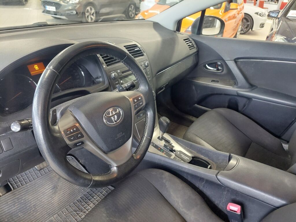 Toyota Avensis 2009 Harmaa