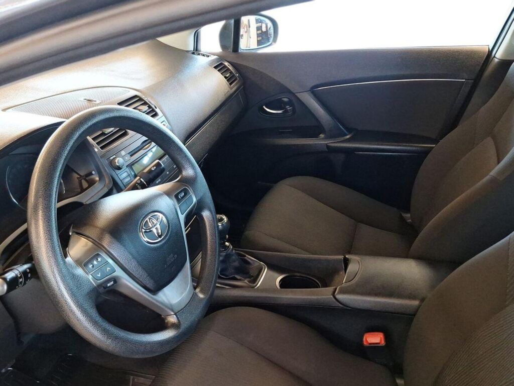 Toyota Avensis 2009 Harmaa
