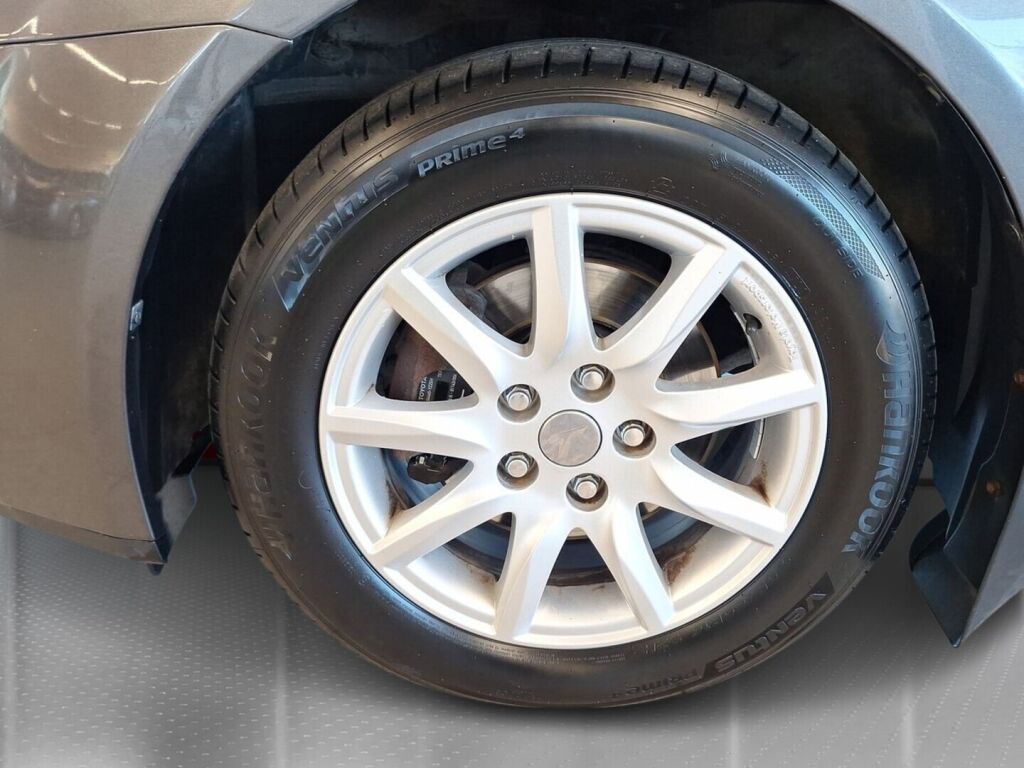 Toyota Avensis 2009 Harmaa